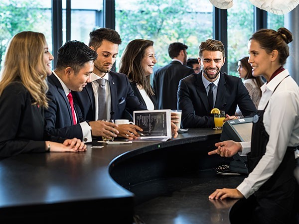 Du-hoc-trong-nuoc-nganh-qtks-2